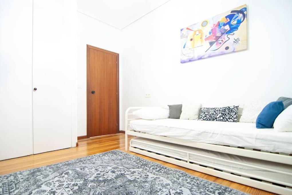 Appartement Bilborock By Zazpikaleak à Bilbao Extérieur photo